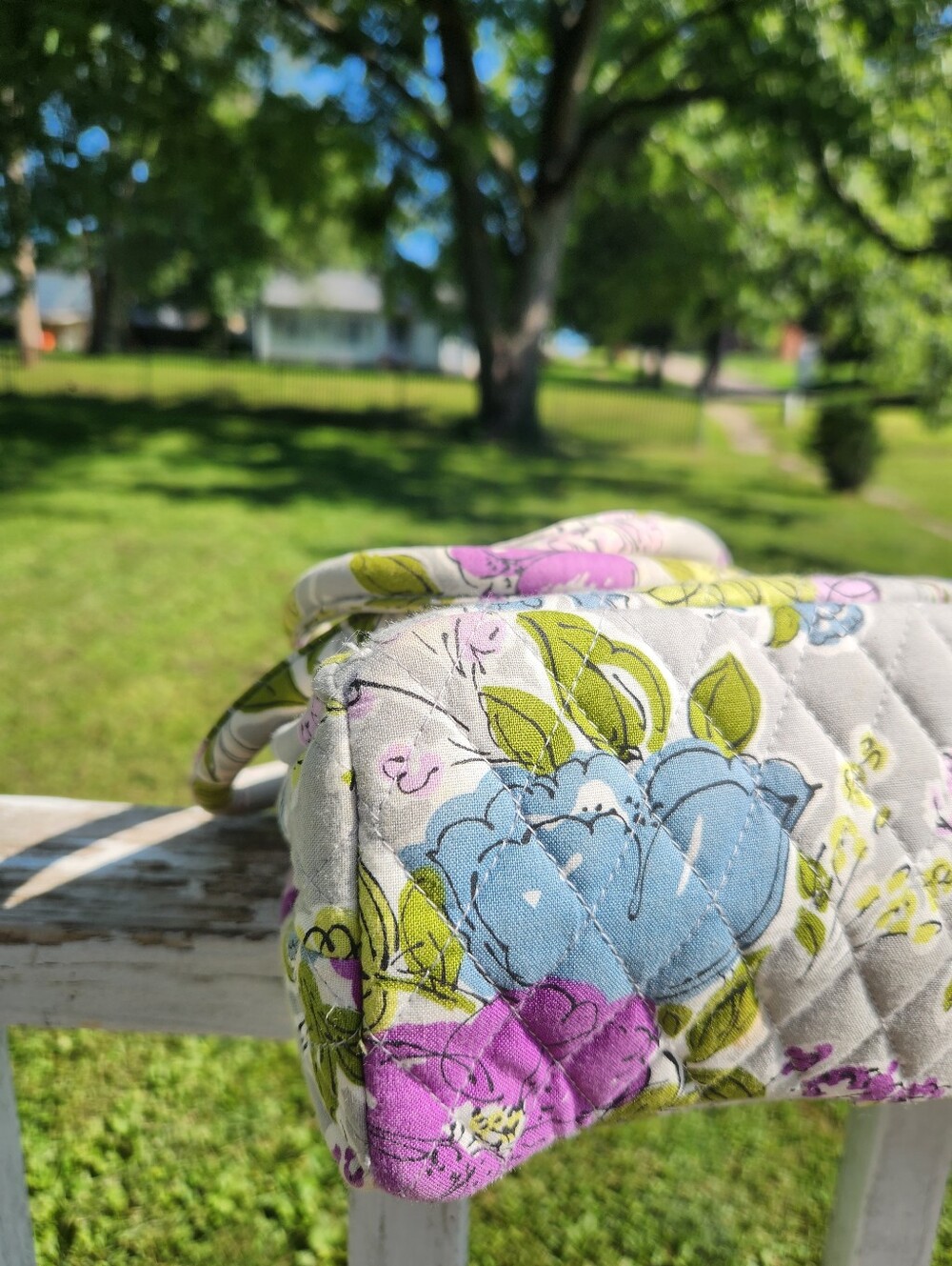 Vera Bradley Eloise satchel iin retired "Watercolor" floral print. Kiss Closure - Picture 10 of 14
